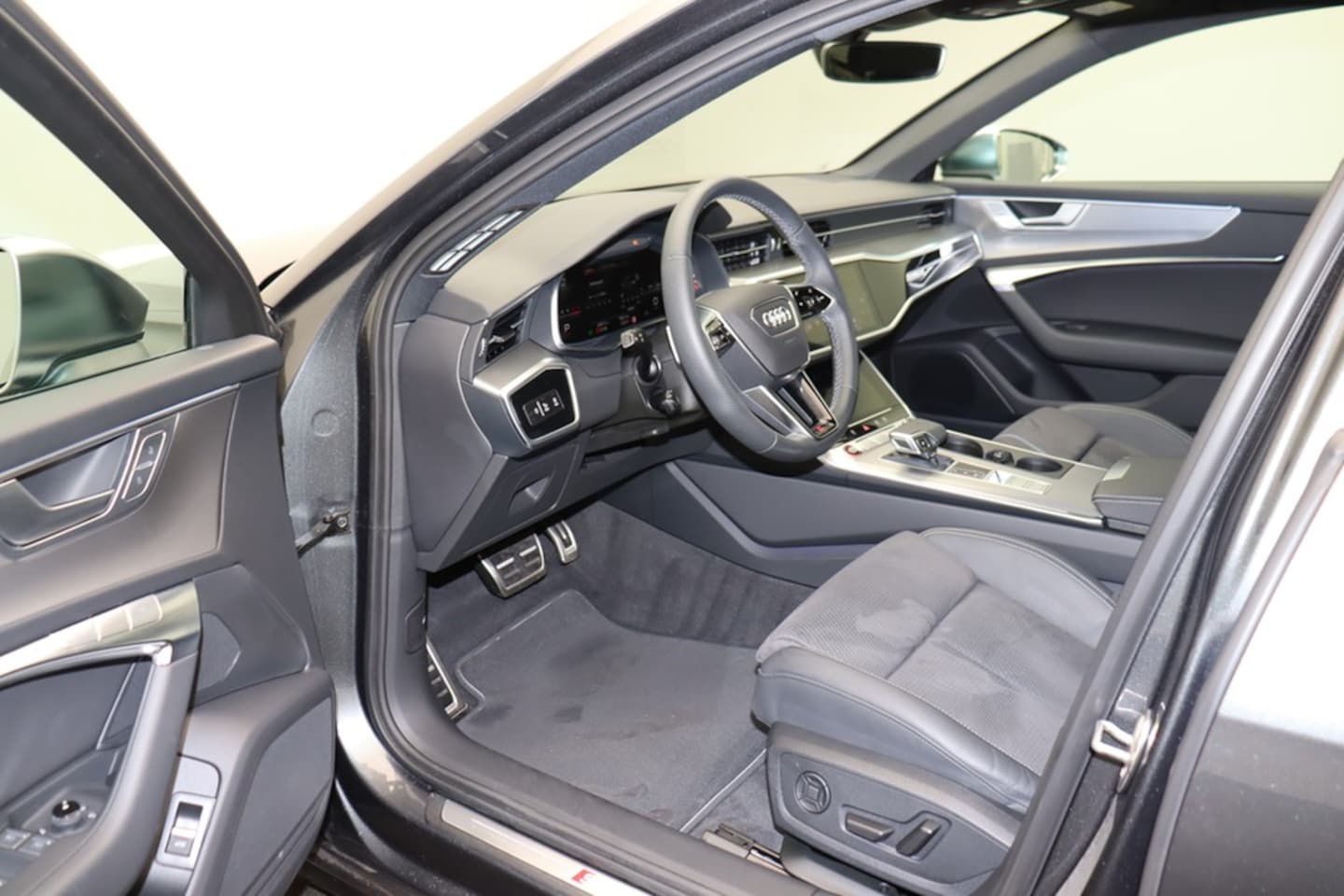 Bild über Audi S6 Avant TDI quattro tiptronic - für weitere Informationen kontaktieren Sie den Audi Partner