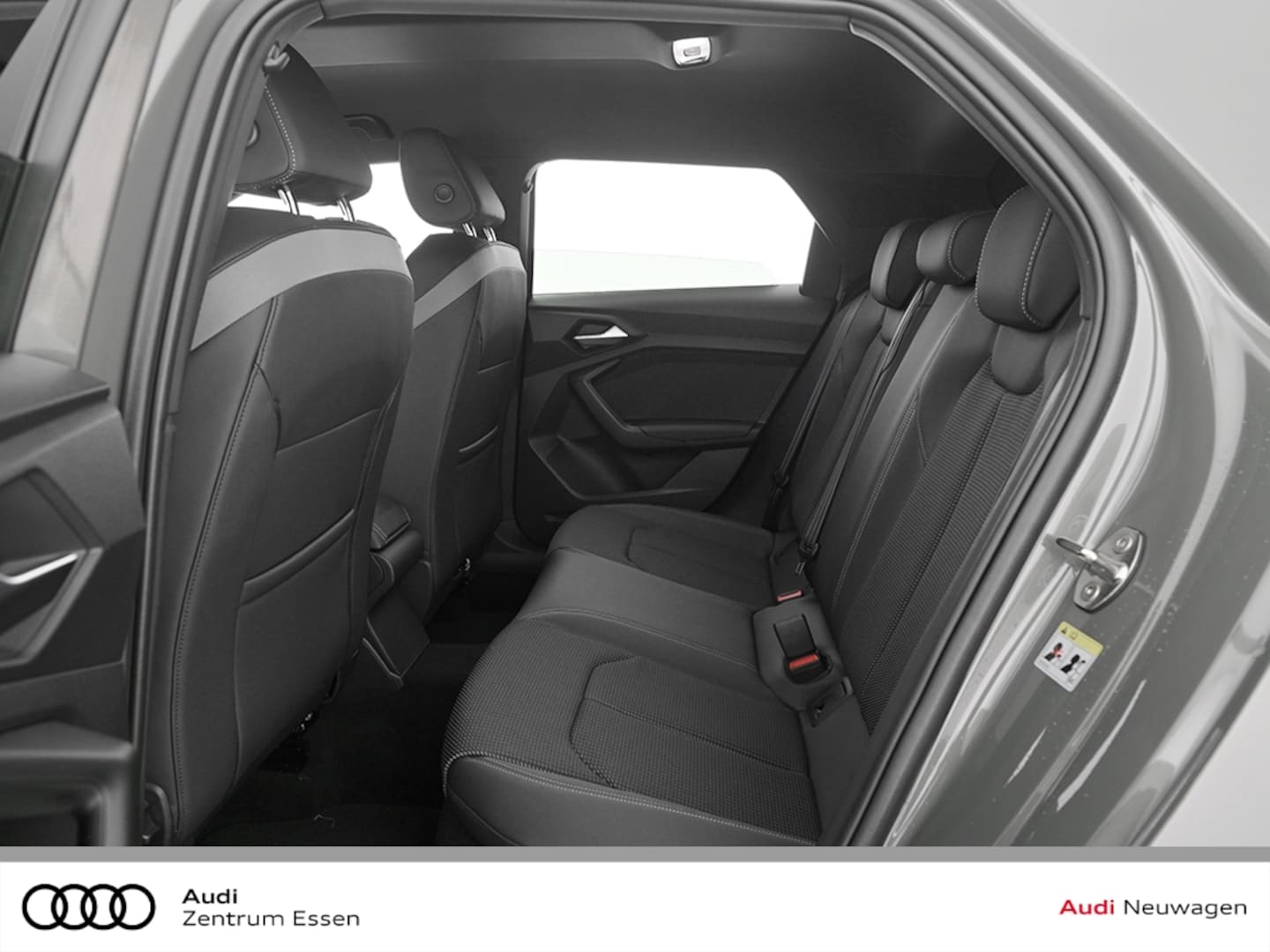 Bild über Audi A1 Sportback S line 30 TFSI S tronic - für weitere Informationen kontaktieren Sie den Audi Partner