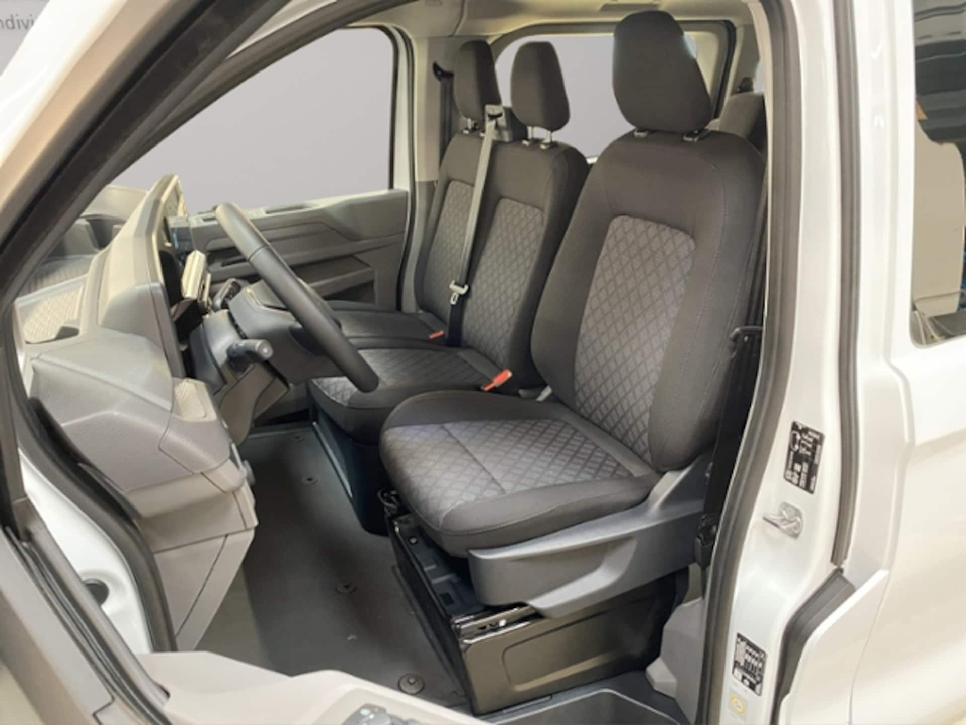 Volkswagen Transporter Kombi langer Radstand