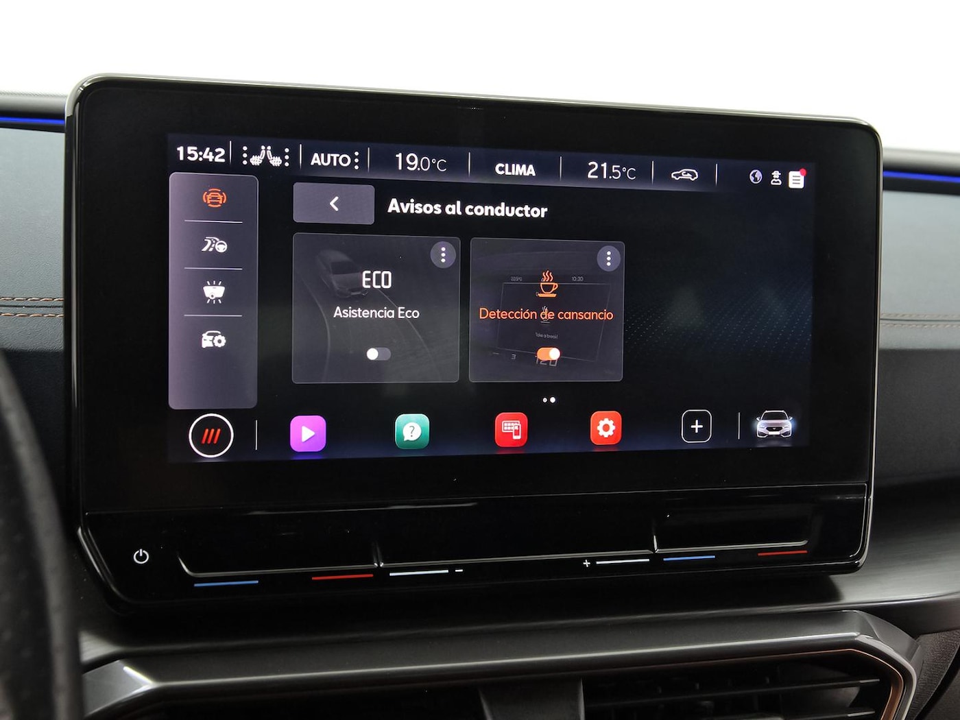 CUPRA Leon Sportstourer 2.0 TSI DSG 221 kW (300 CV) — photo 31