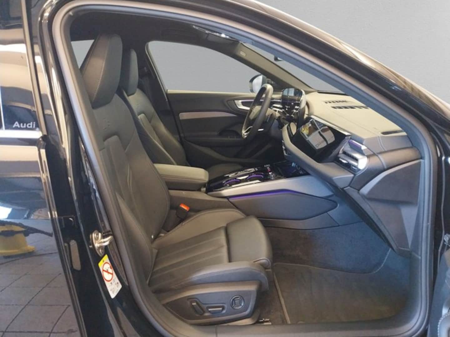 Bild über Audi A5 Limousine TFSI S tronic - für weitere Informationen kontaktieren Sie den Audi Partner