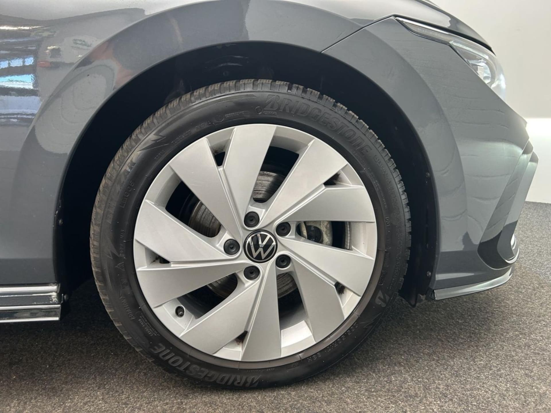 Volkswagen Golf R-Line