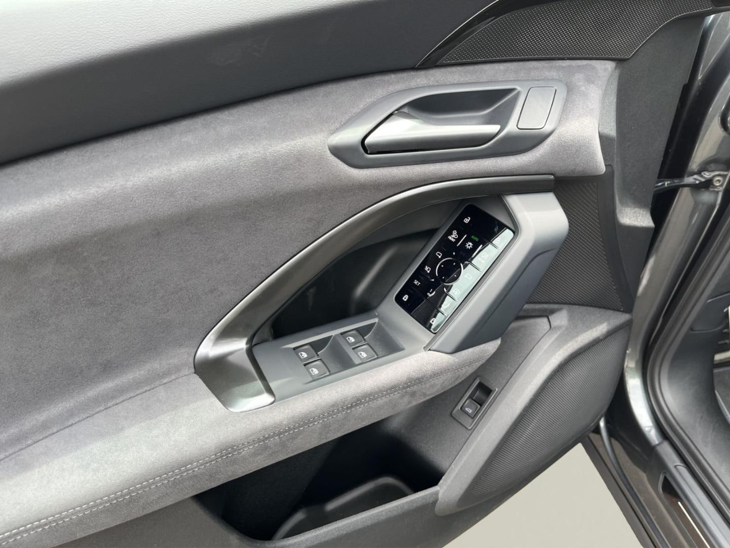Bild über Audi Q5 Sportback TDI quattro 150 kW S tronic - für weitere Informationen kontaktieren Sie den Audi Partner