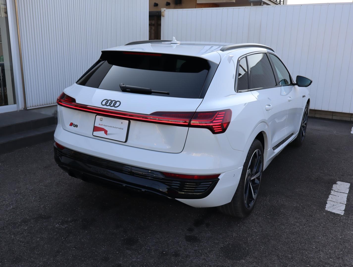 Audi Q8 e-tron 55 e-tron S line for more details contact your dealer