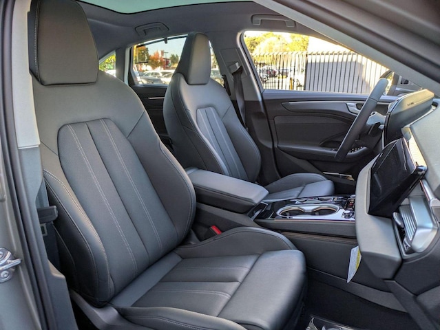 2026 Audi A6 Premium Plus - Photo 10