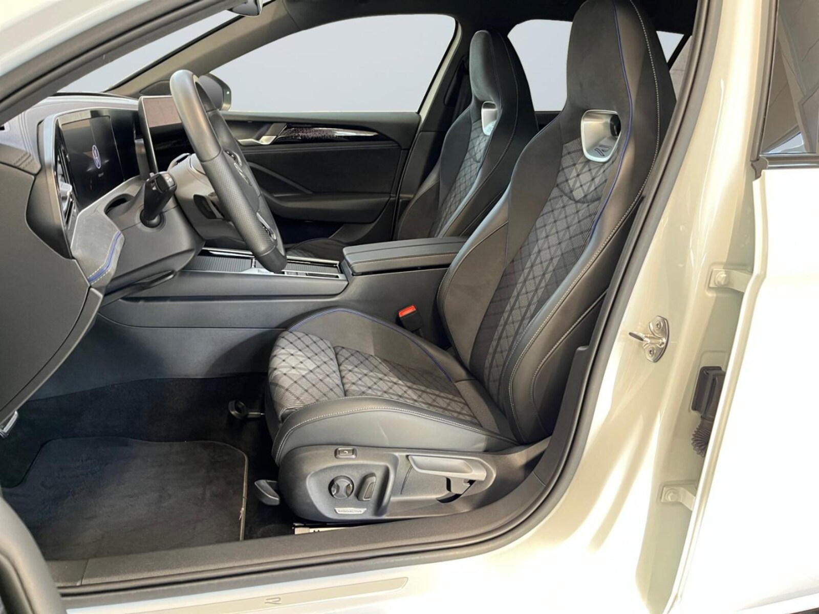 Volkswagen Passat – Bild 7