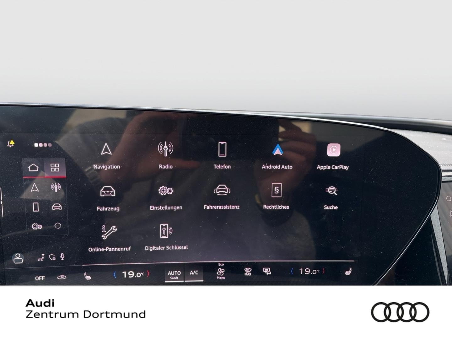 Bild über Audi Q5 Sportback TFSI quattro 150 kW S tronic - für weitere Informationen kontaktieren Sie den Audi Partner