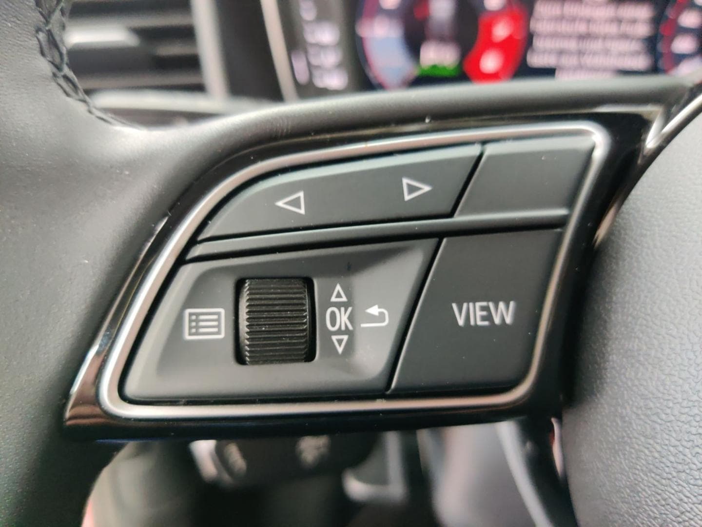 Bild über Audi A1 Sportback S line 30 TFSI S tronic - für weitere Informationen kontaktieren Sie den Audi Partner