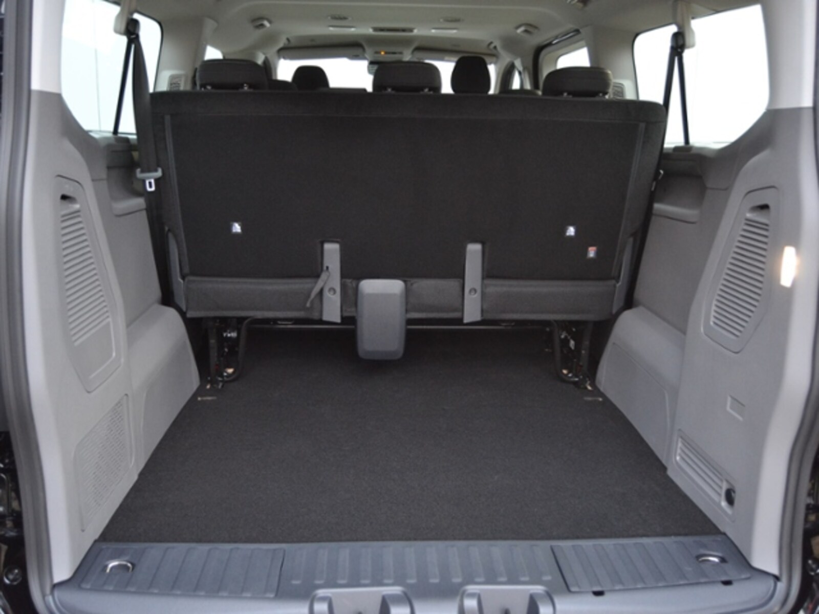 Volkswagen Caravelle langer Radstand – Bild 15