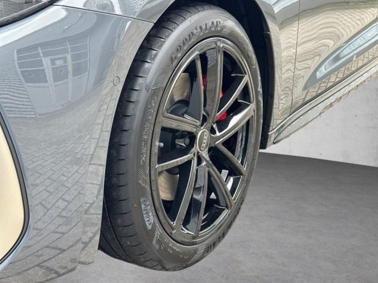 Bild über Audi A5 Avant TDI quattro 150 kW S tronic - für weitere Informationen kontaktieren Sie den Audi Partner
