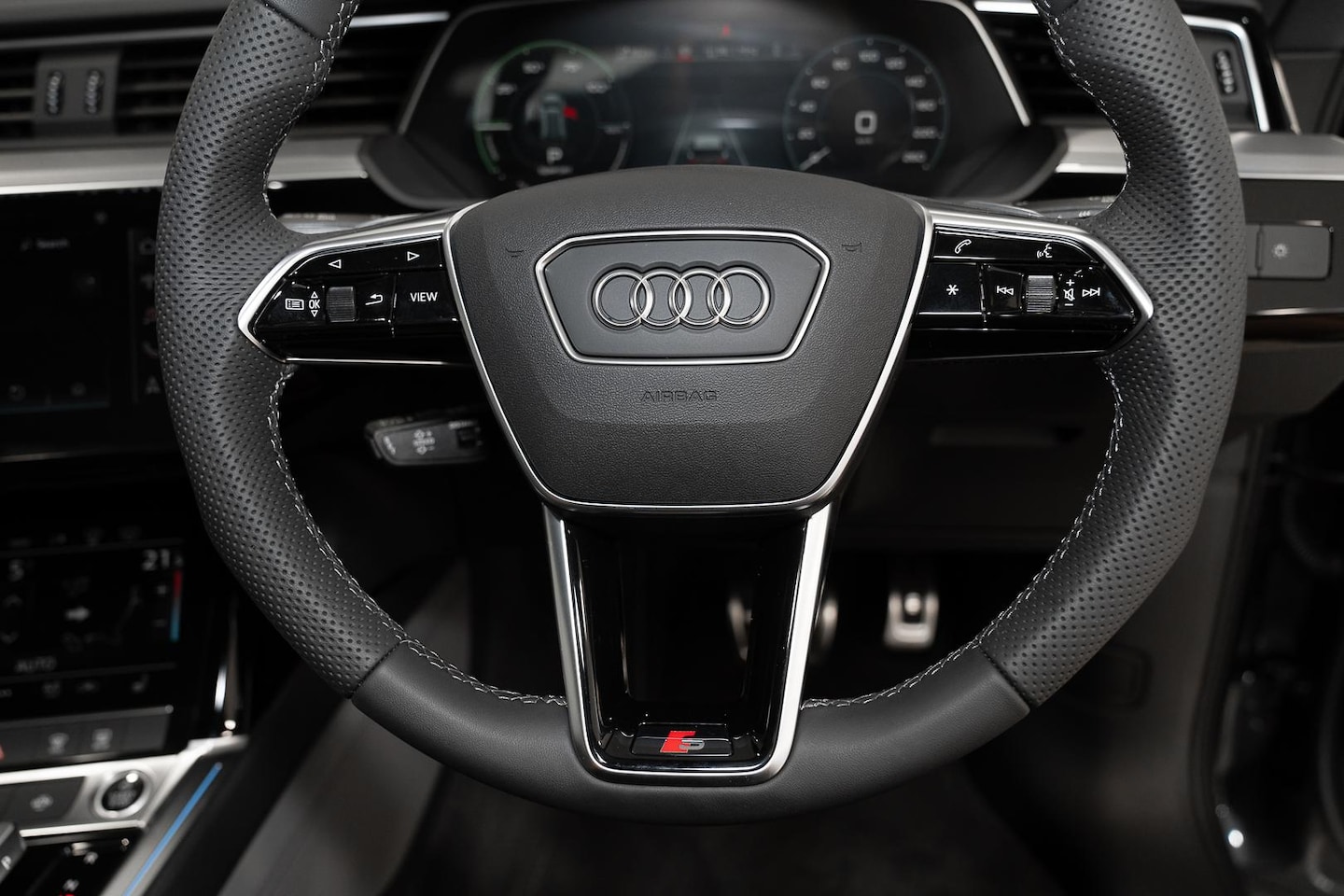 Image about Audi Q8 e-tron Launch Edition 55 e-tron quattro