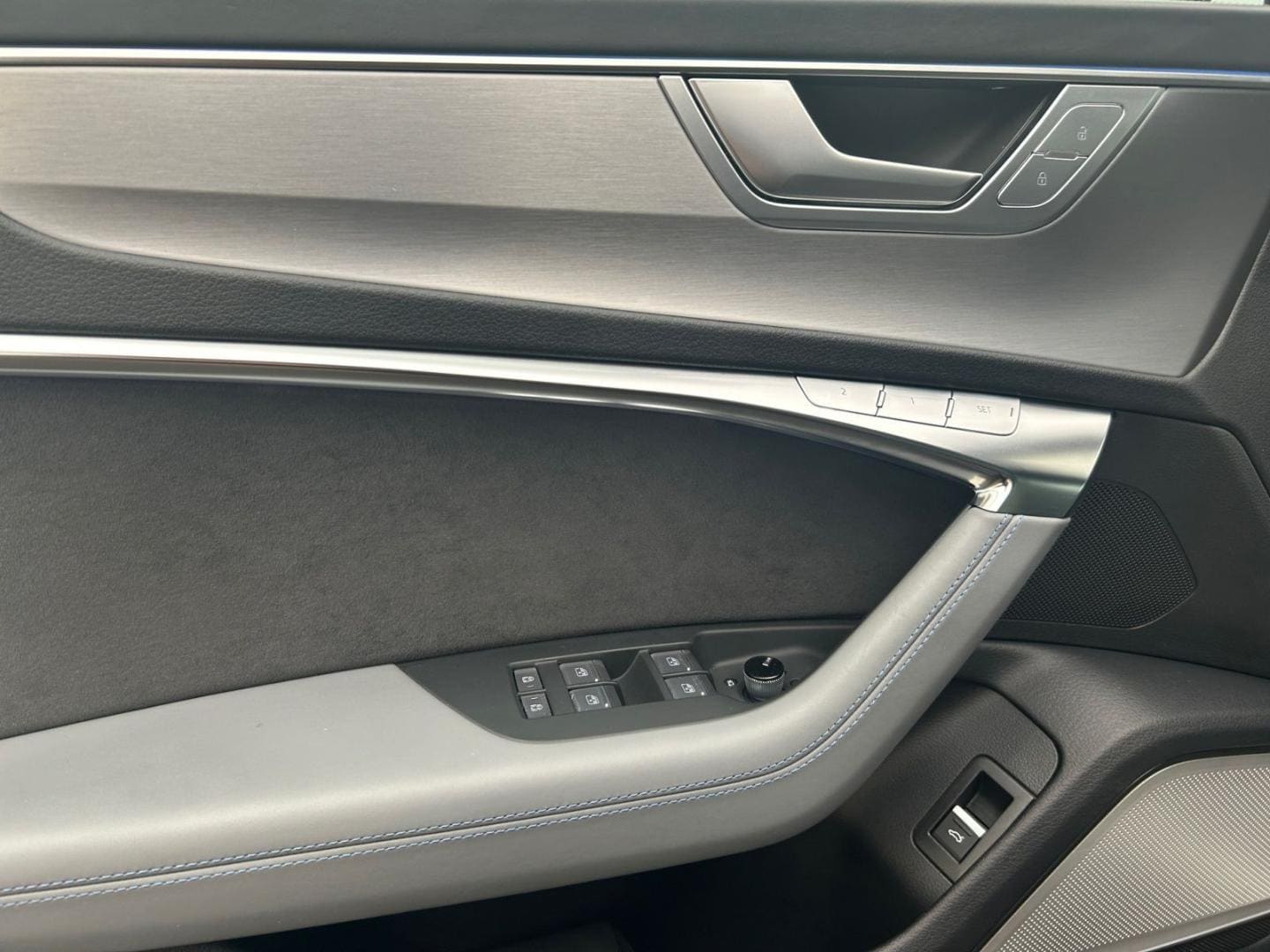 Image about Audi RS 6 Avant TFSI quattro tiptronic