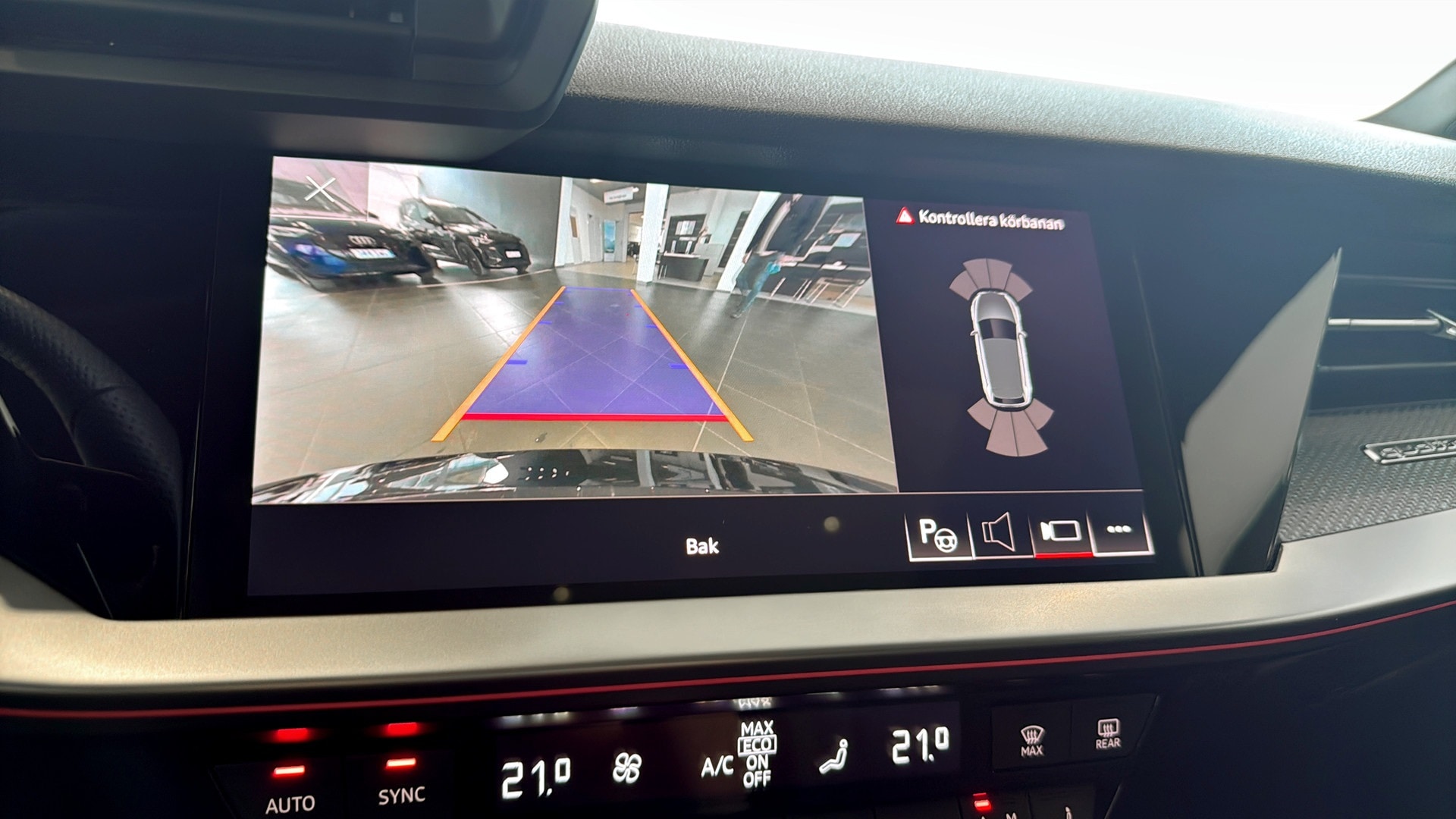 Bild som visar Audi RS 3 Sportback RS 3 Sportback 400 hk S tronic - för mer information kontakta din Audi Partner