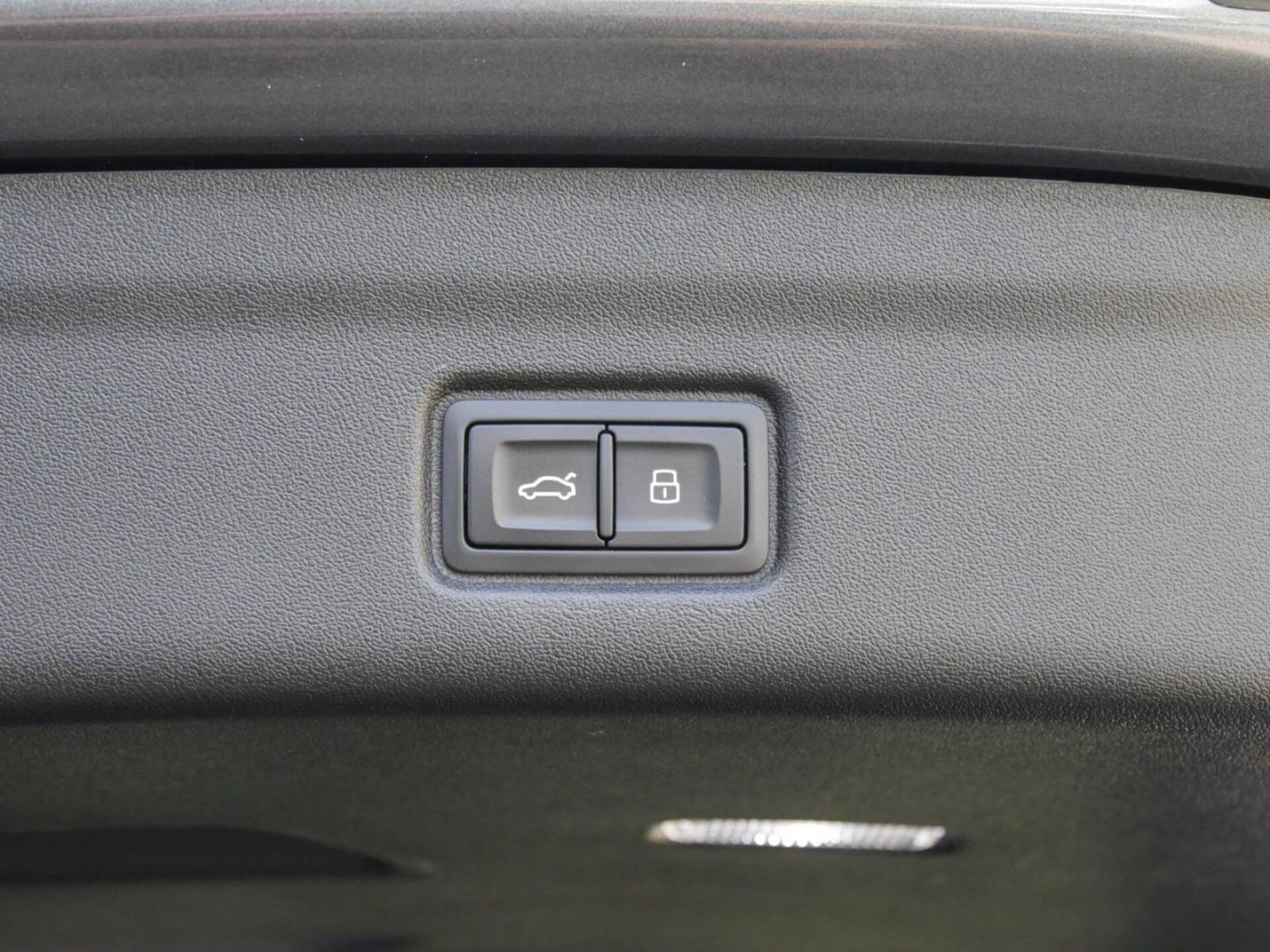 Audi SQ6 SUV e-tron