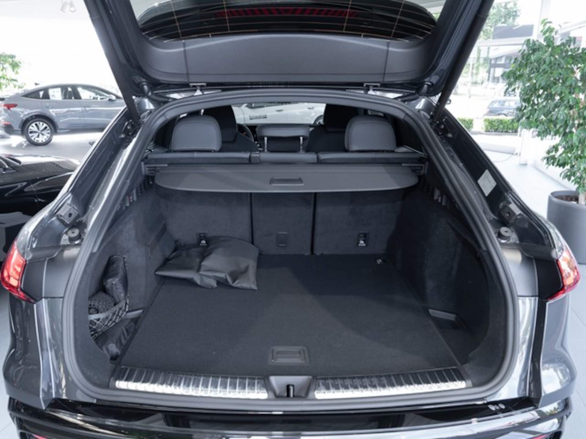 Audi Q5 Sportback edition one