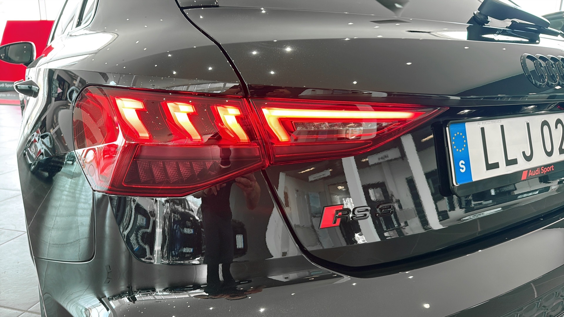Bild som visar Audi RS 3 Sportback RS 3 Sportback 400 hk S tronic - för mer information kontakta din Audi Partner