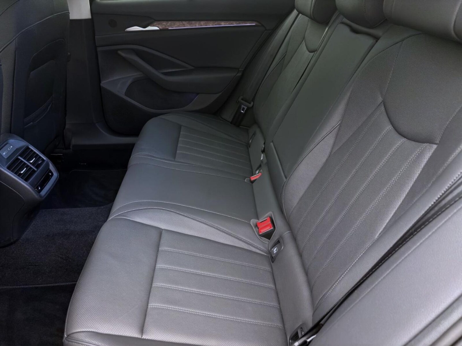 Škoda Superb Combi – Bild 16