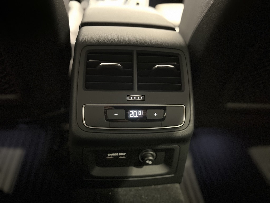 Image about Audi A4 Avant A4 Avant 40 TDI quattro S line 204 hk S tronic