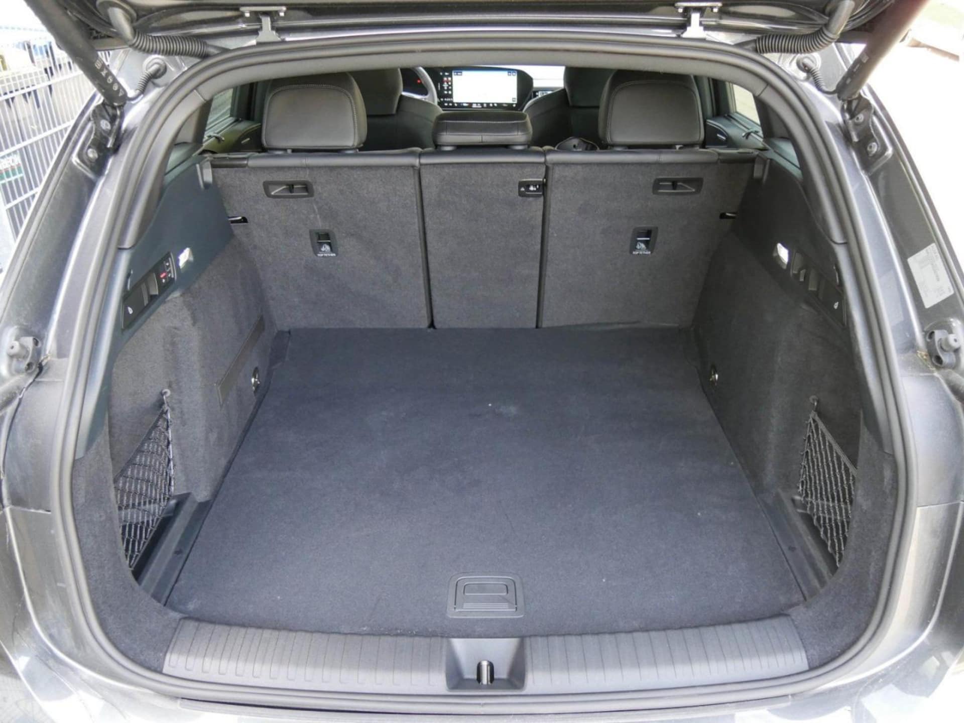 Audi SQ6 SUV e-tron