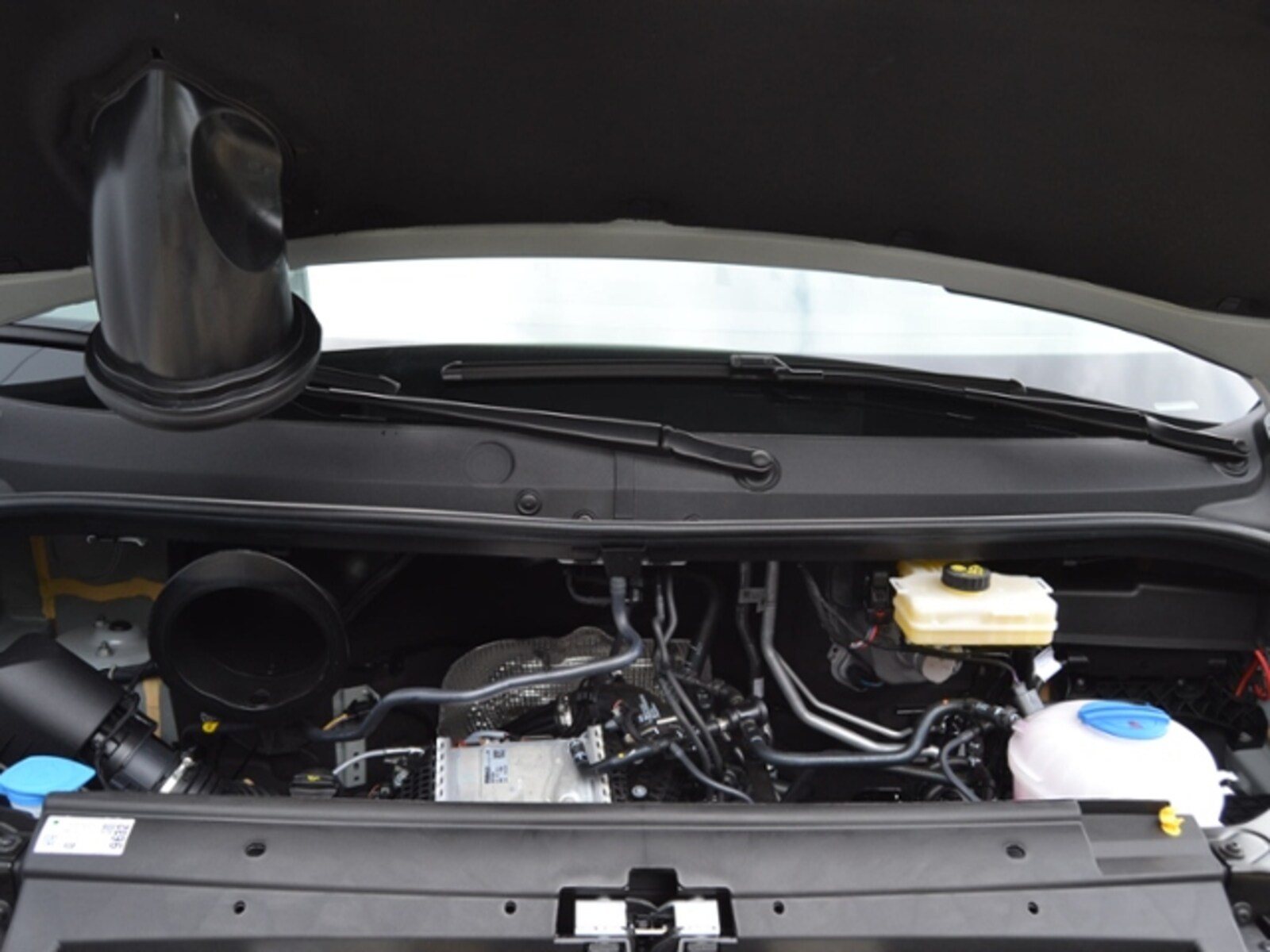 Volkswagen Crafter Kasten mittlerer Radstand – Bild 12