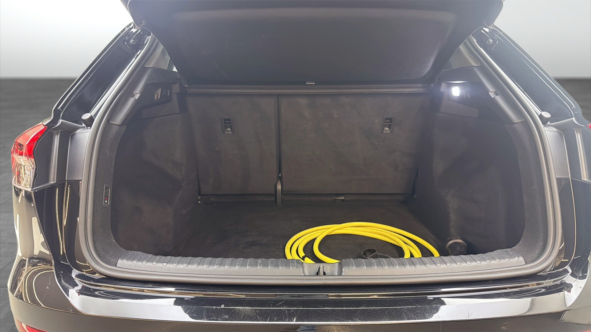 Bild som visar&nbsp;Audi Q4 e-tron&nbsp;Q4 45 e-tron quattro Proline 195,00 kW - för mer information kontakta din Audi Partner