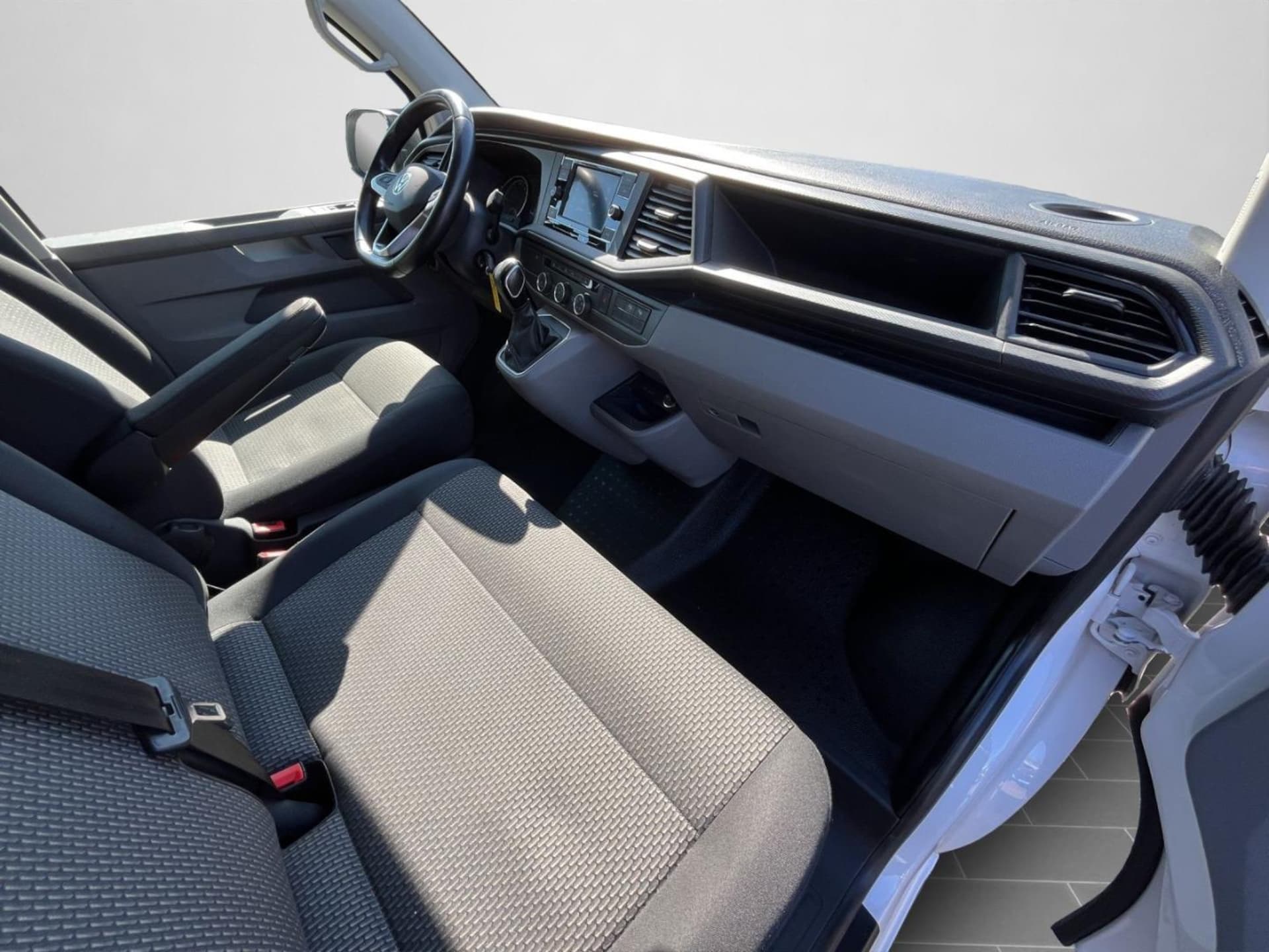 Volkswagen T6.1 Transporter Kasten langer Radstand
