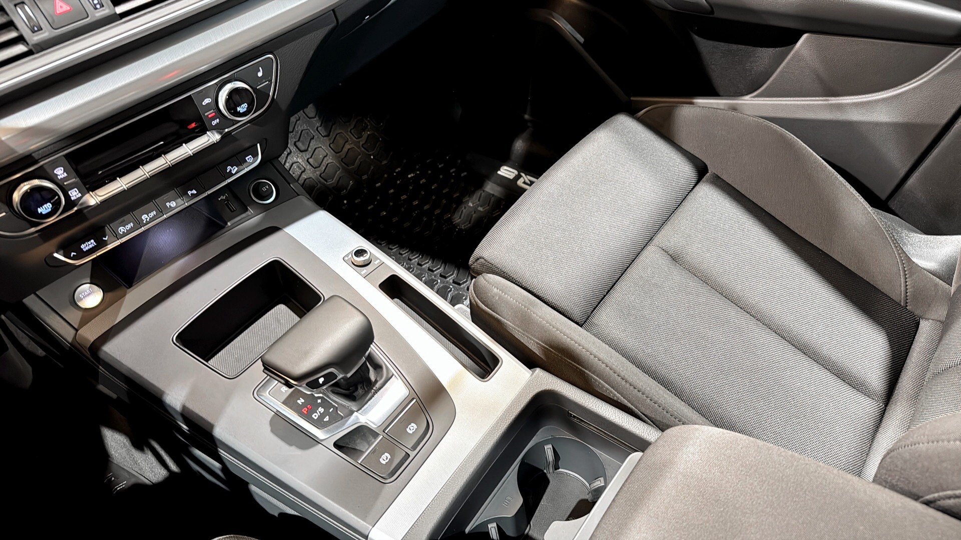 Bild som visar&nbsp;Audi Q5&nbsp;Q5 40 TDI quattro Proline advanced 204 hk S tronic - för mer information kontakta din Audi Partner