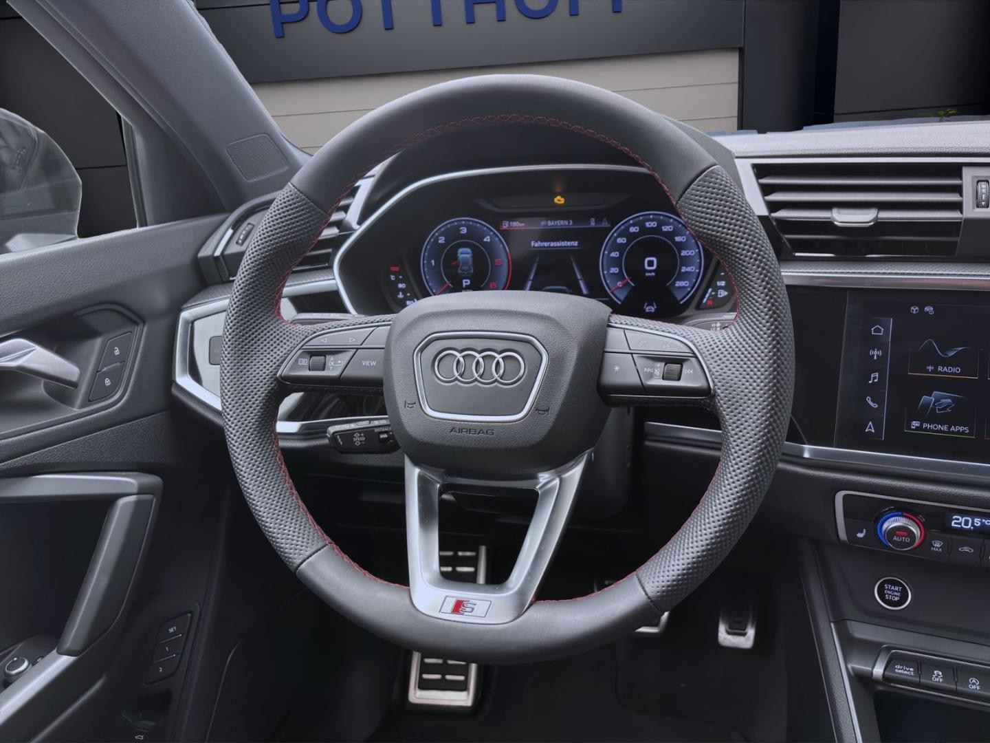 Bild über Audi Q3 S line 40 TDI quattro S tronic - für weitere Informationen kontaktieren Sie den Audi Partner