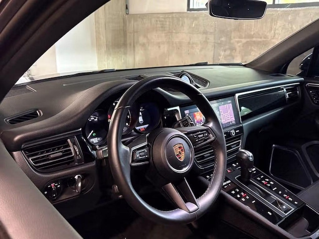 2023 Porsche Macan