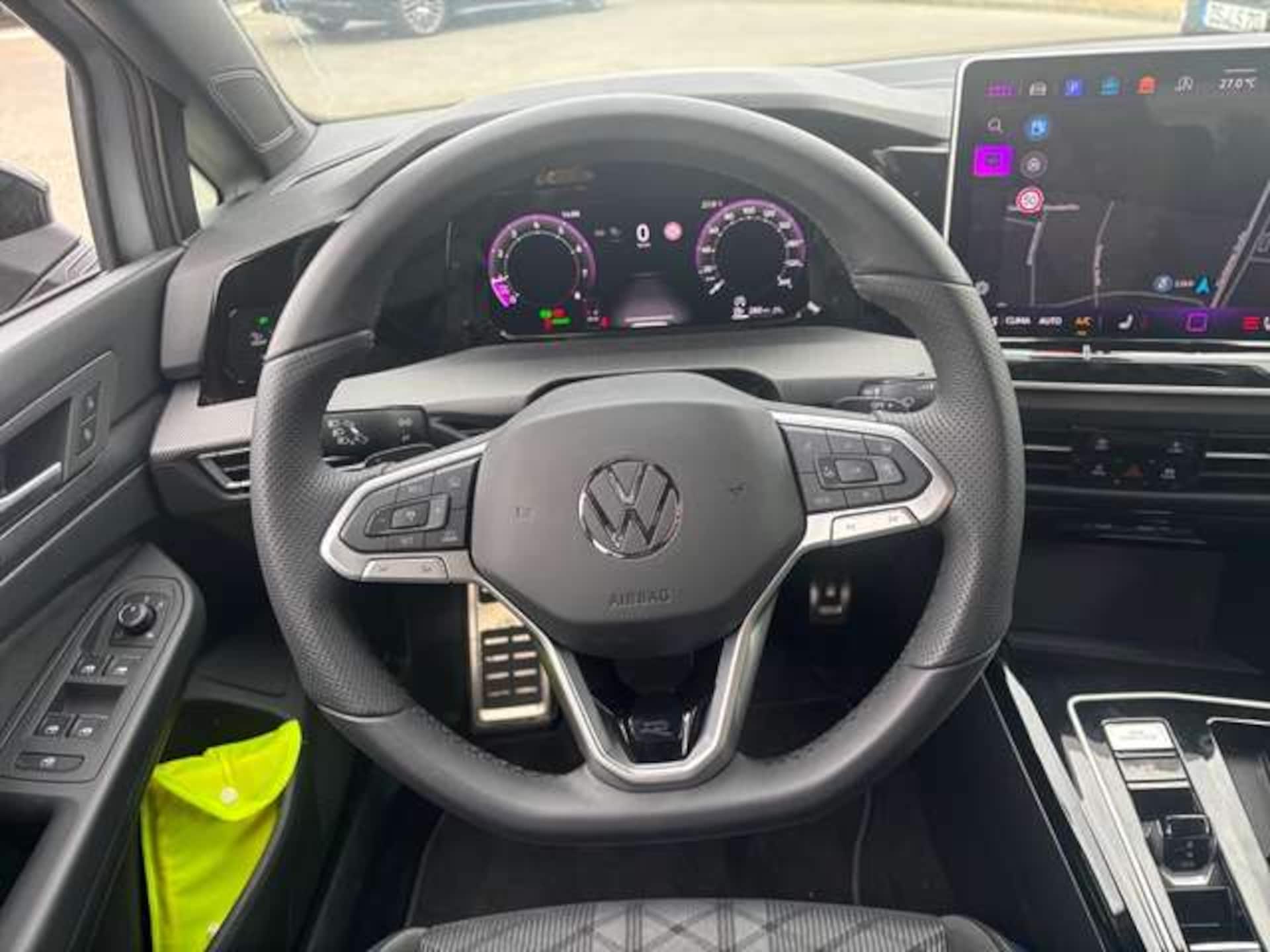 Volkswagen Golf R-Line