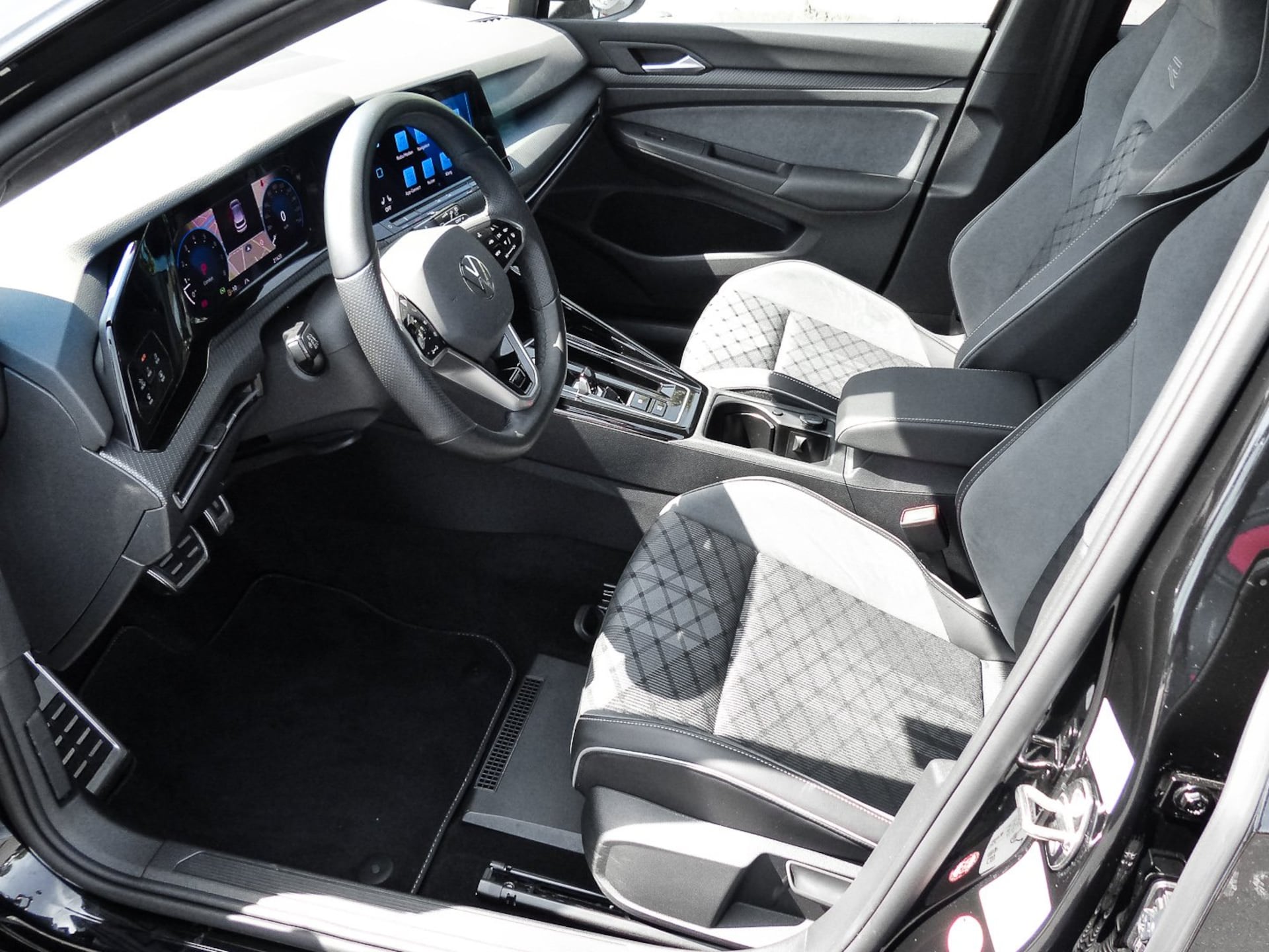 Volkswagen Golf R-Line