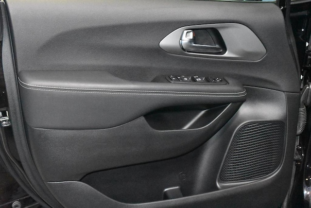 2025 Chrysler Voyager