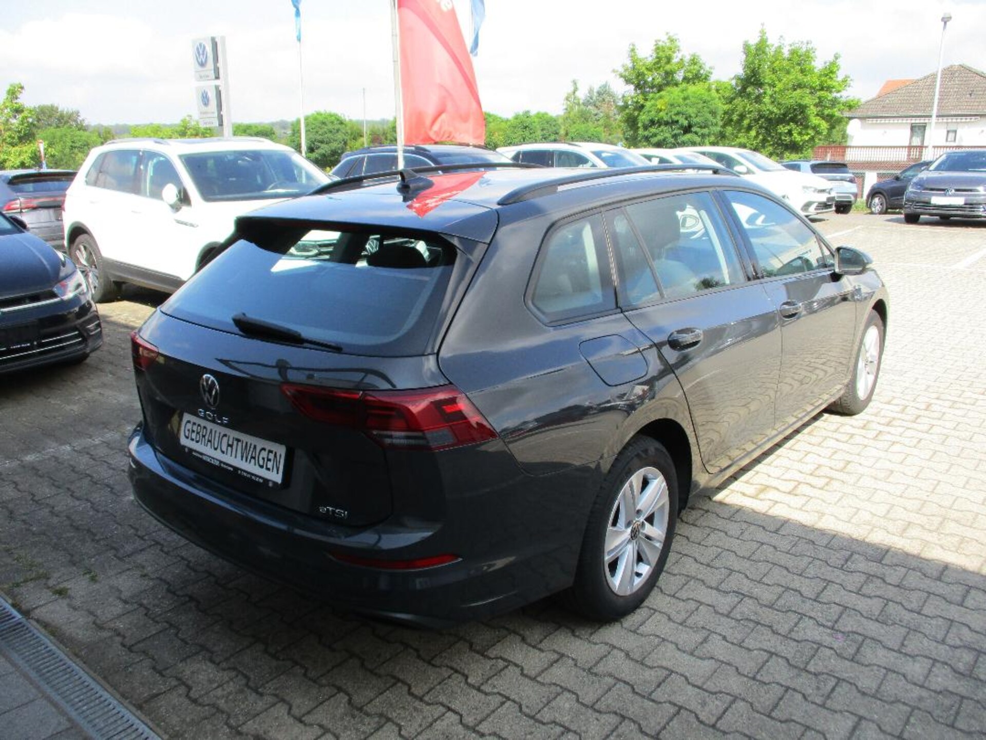 Volkswagen Golf Variant Life
