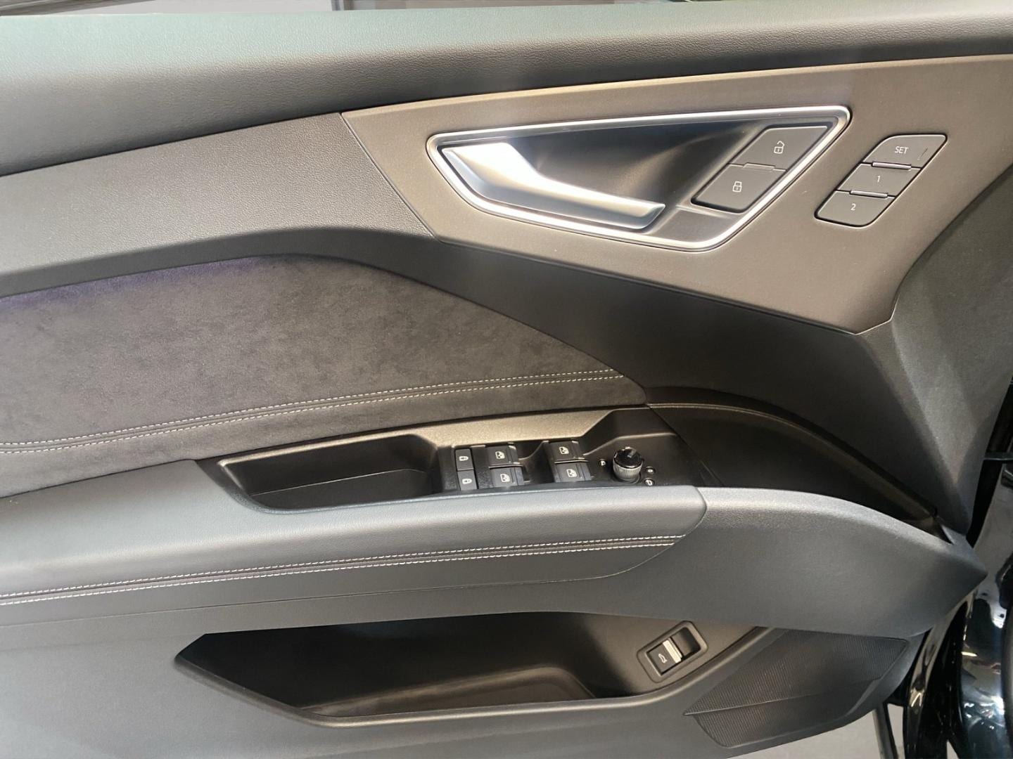 Bild über Audi Q4 Sportback e-tron e-tron quattro 220 kW - für weitere Informationen kontaktieren Sie den Audi Partner