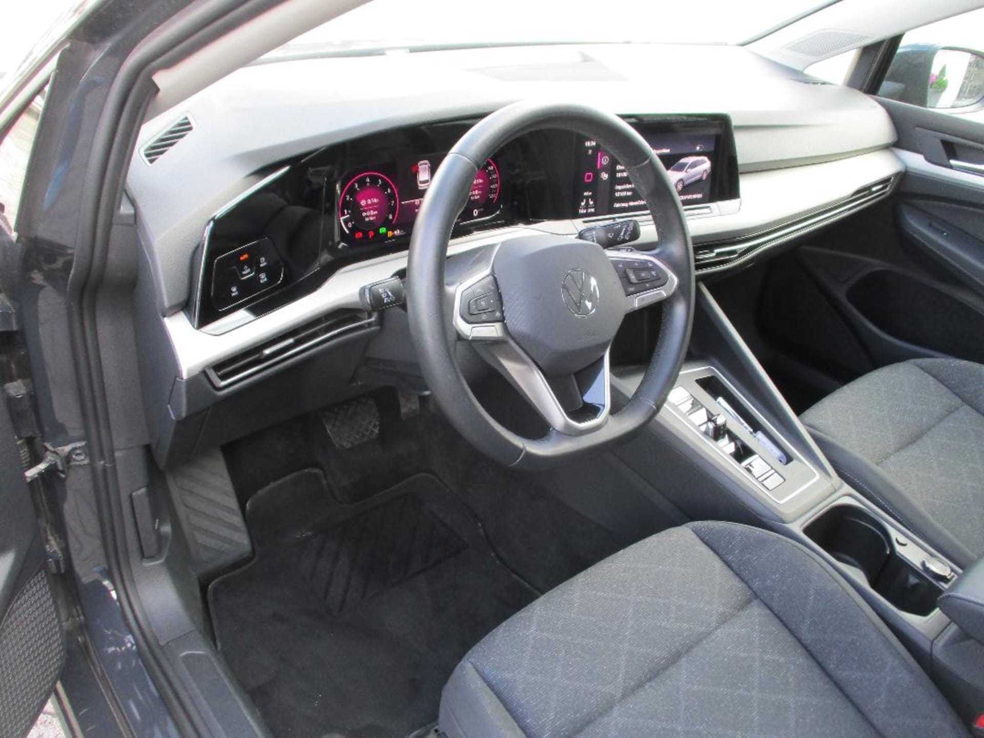 Volkswagen Golf Variant Life