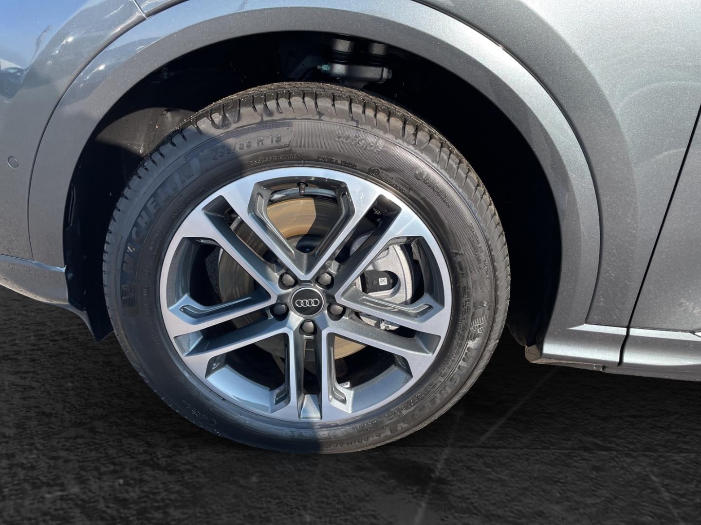 Bild über Audi Q5 SUV TDI quattro 150 kW S tronic - für weitere Informationen kontaktieren Sie den Audi Partner