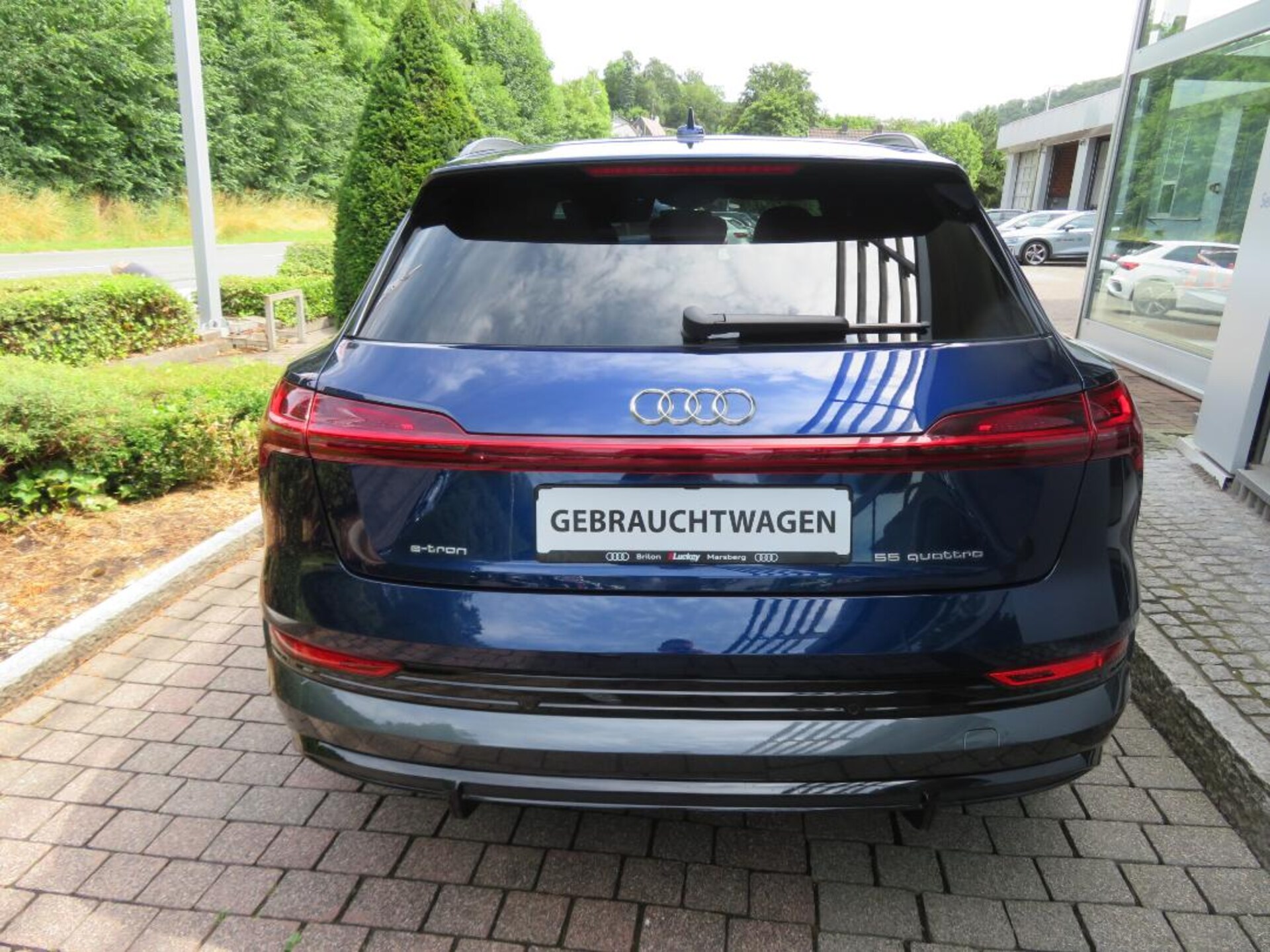Audi e-tron S line