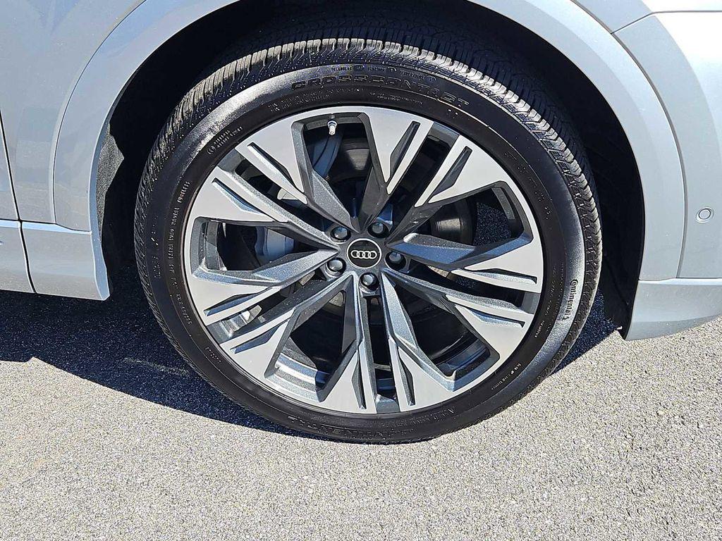 2025 Audi Q8 Premium - Photo 9