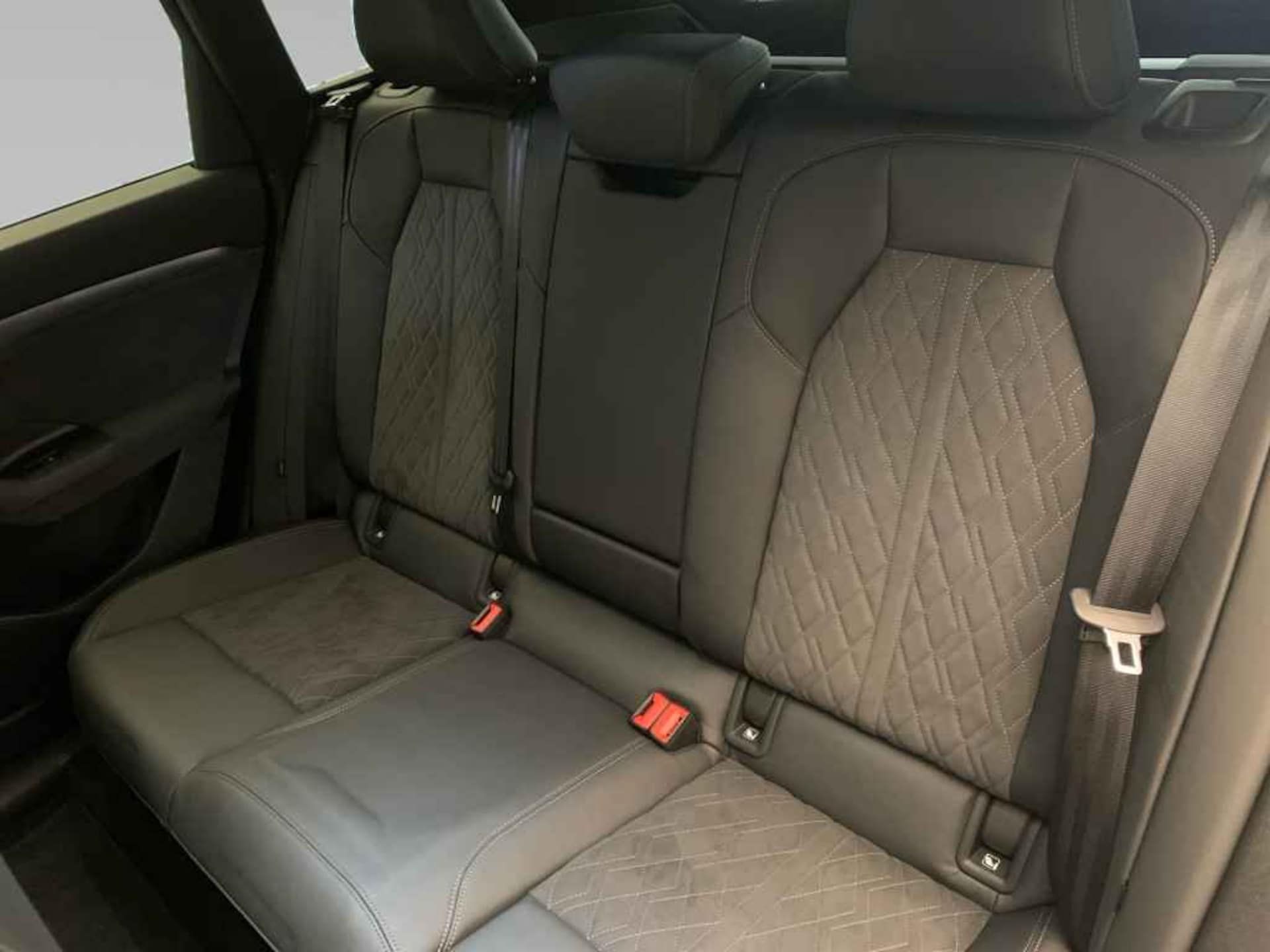 Audi SQ6 SUV e-tron