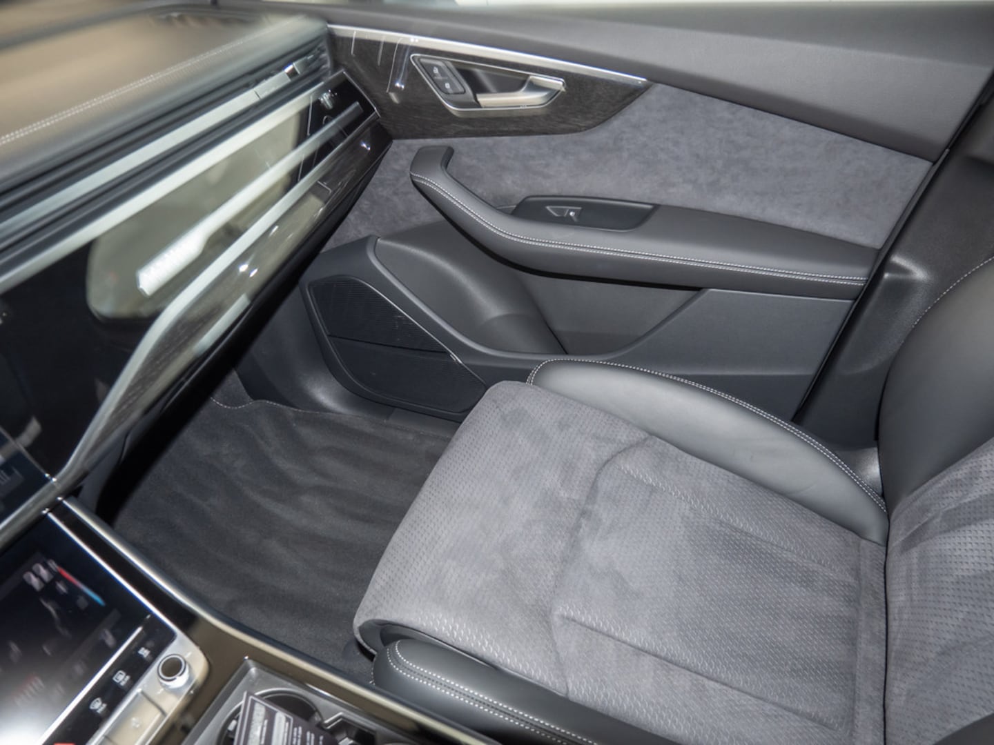 Bild über Audi Q7 SUV S line business TDI quattro 170 kW tiptronic - für weitere Informationen kontaktieren Sie den Audi Partner