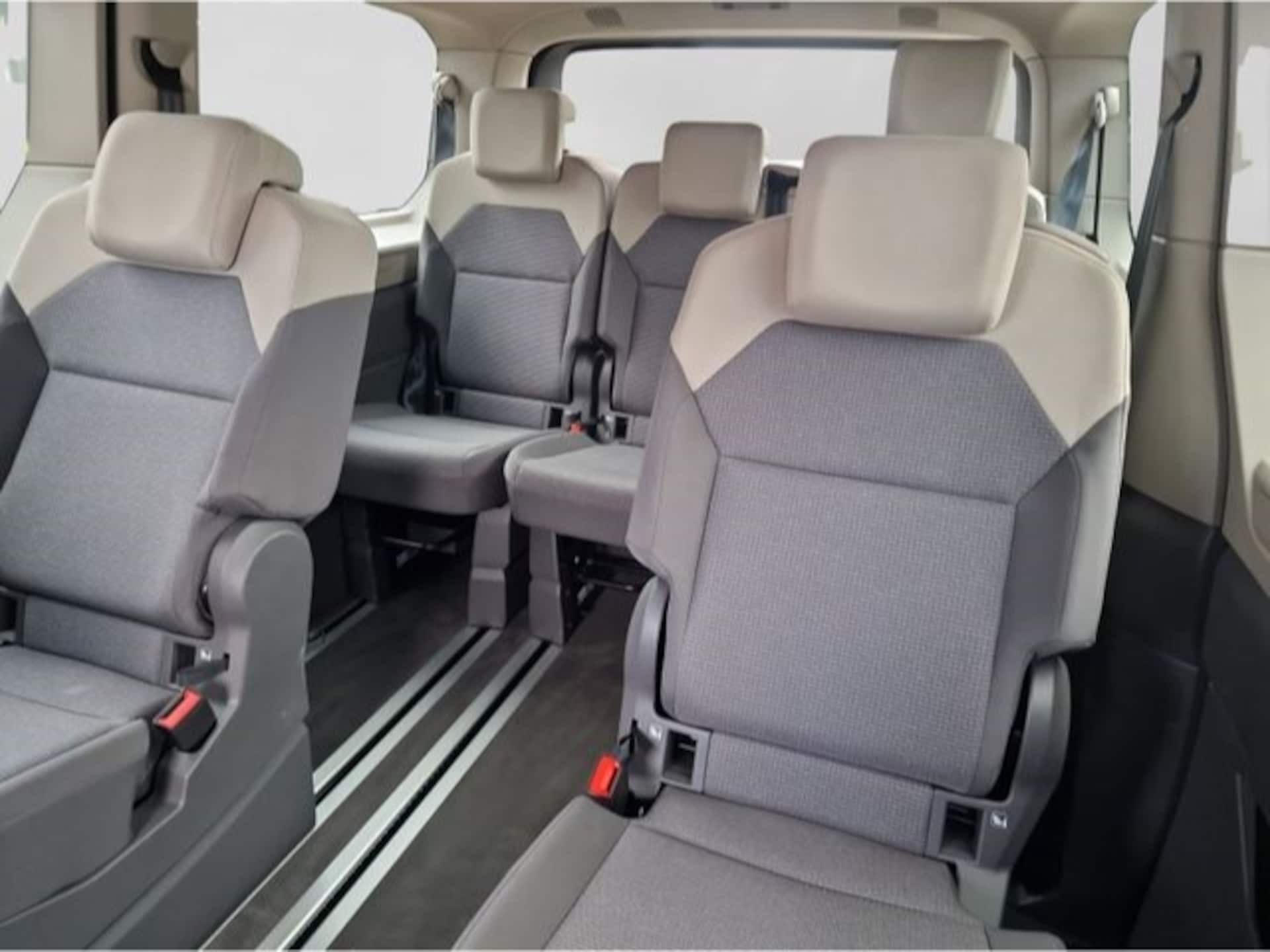 Volkswagen Multivan Langversion Basis-Modell
