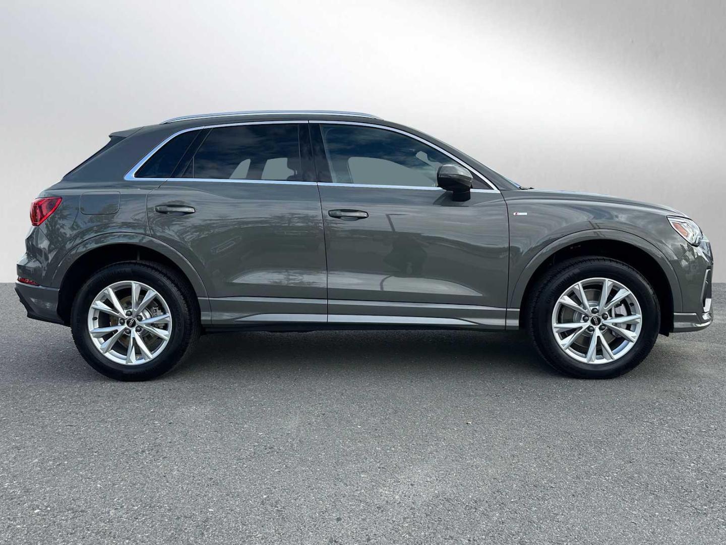 2025 Audi Q3 S Line Premium - Photo 3