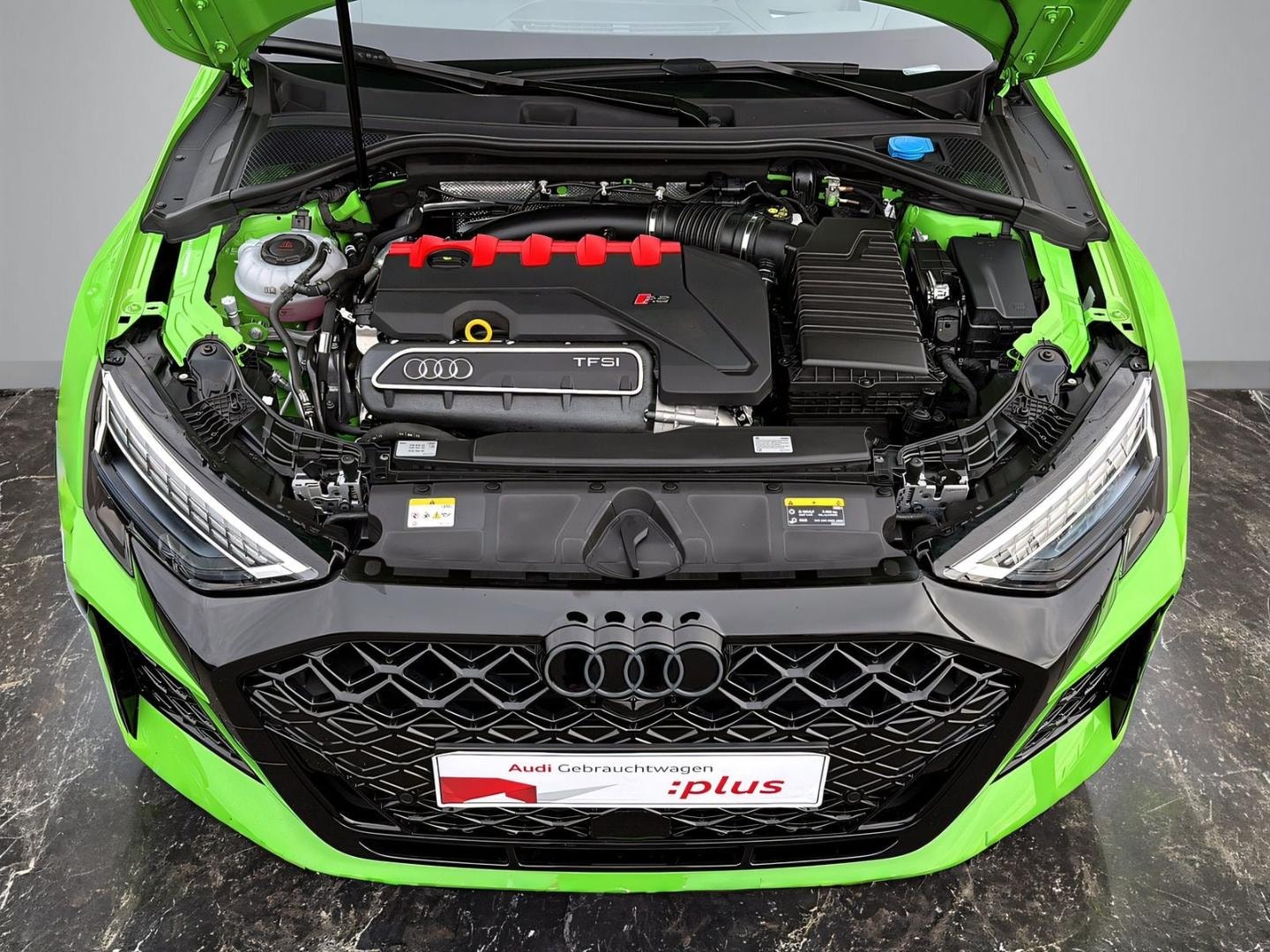 Bild über Audi RS 3 Sportback TFSI quattro S tronic - für weitere Informationen kontaktieren Sie den Audi Partner