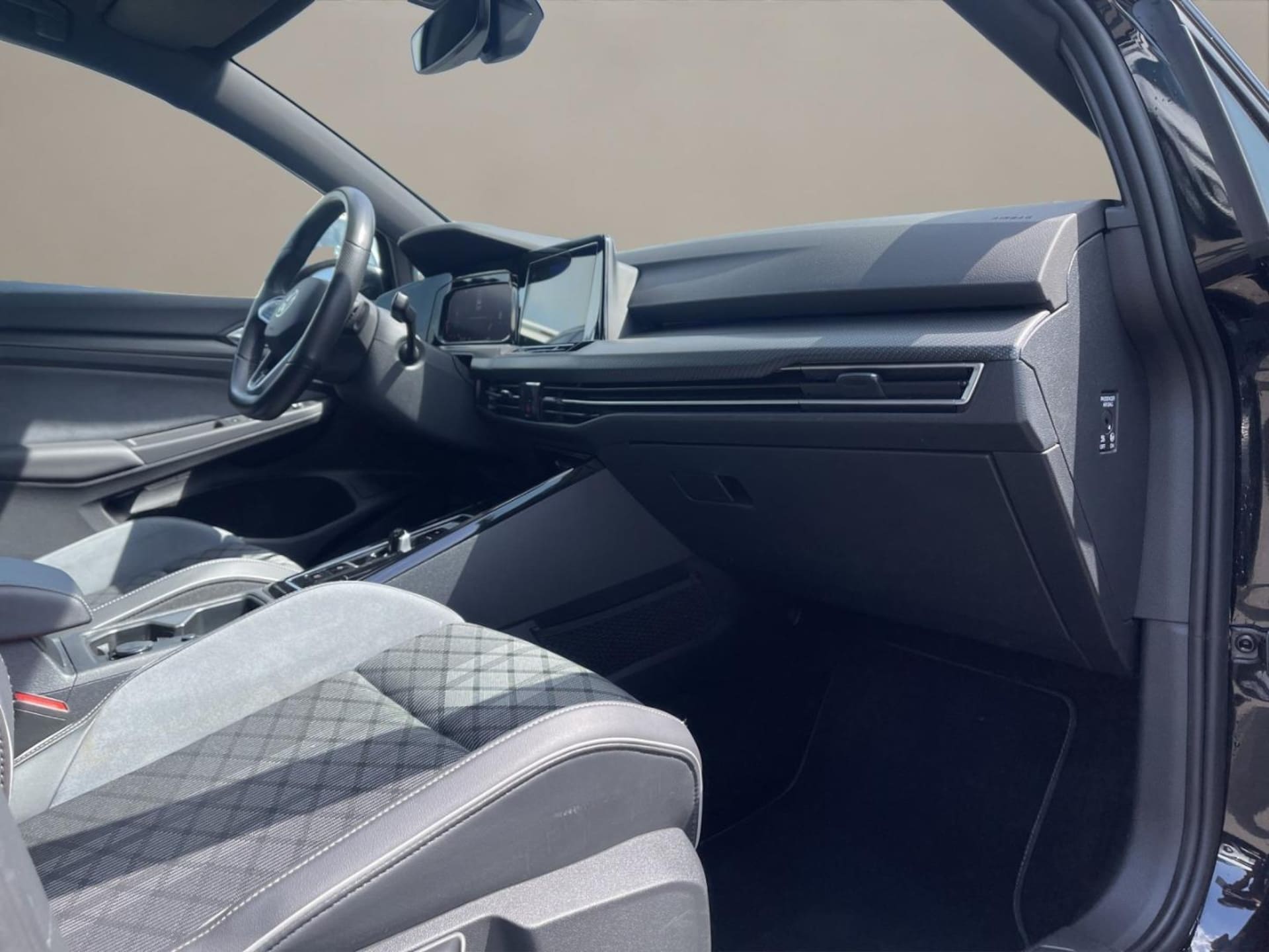 Volkswagen Golf R-Line