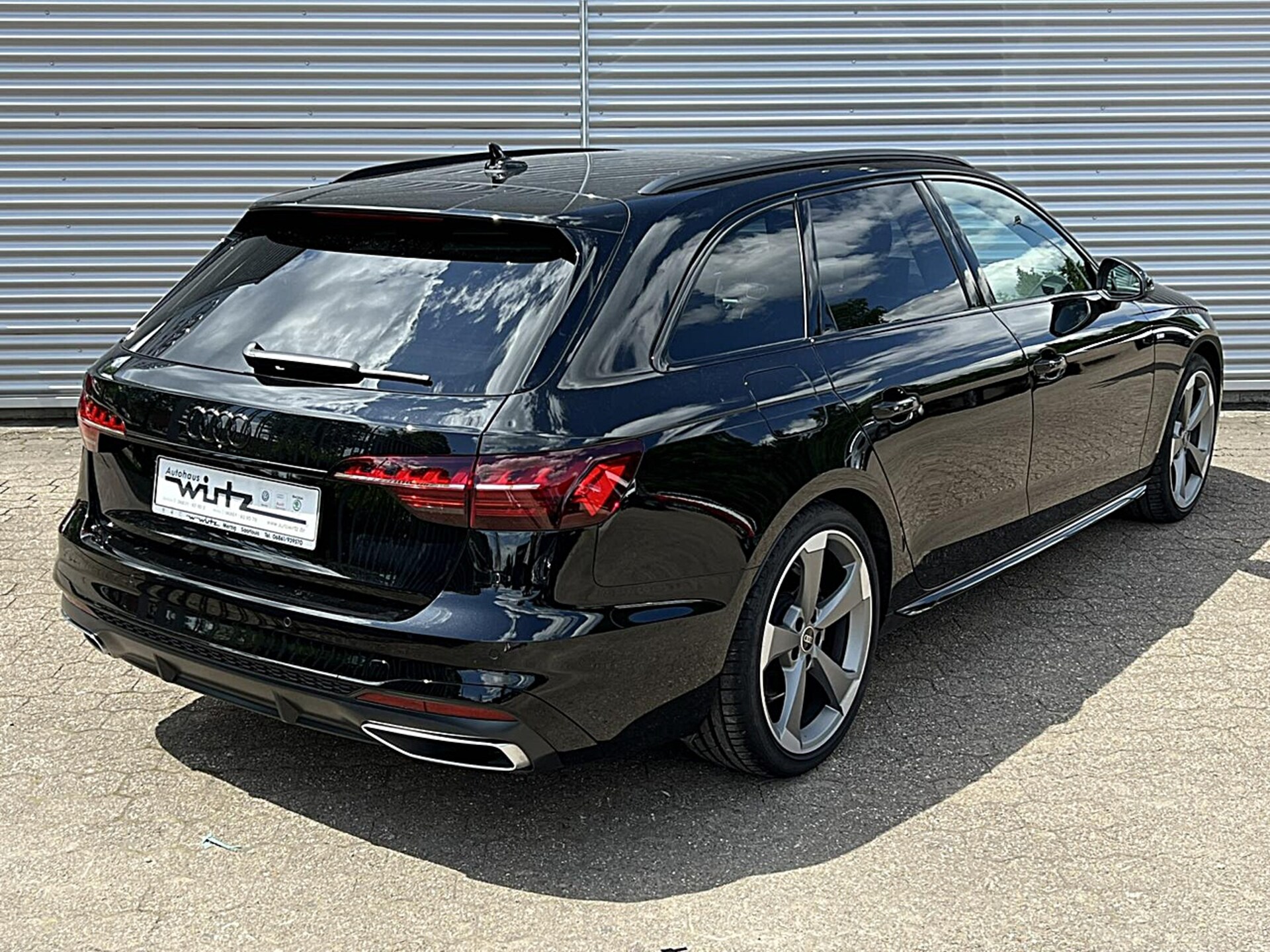 Audi A4 Avant S line