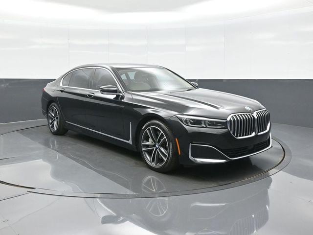 2022 BMW 750