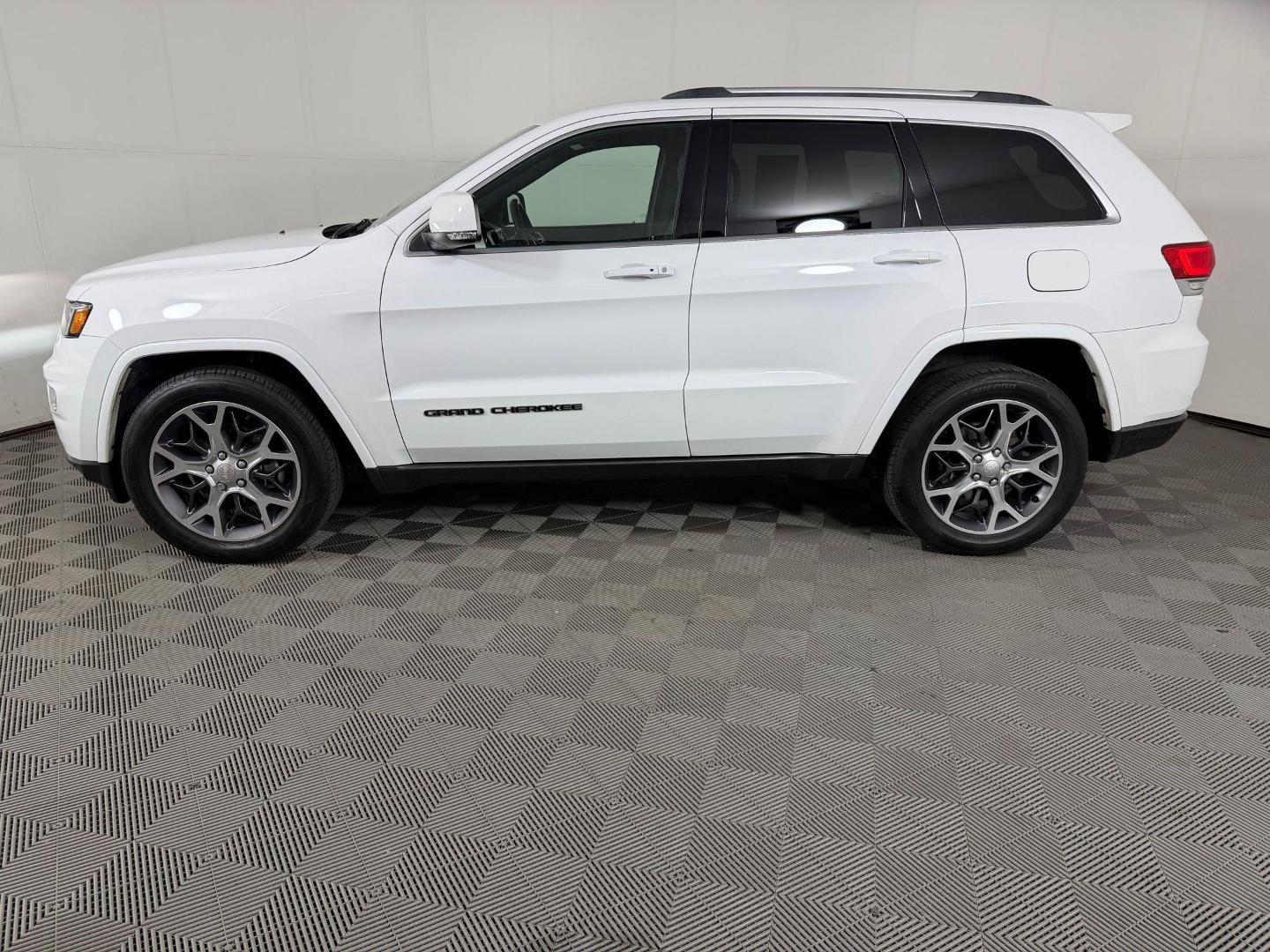 Used 2018 Jeep Grand Cherokee Limited Sterling Edition with VIN 1C4RJFBG1JC215601 for sale in Rockville, MD