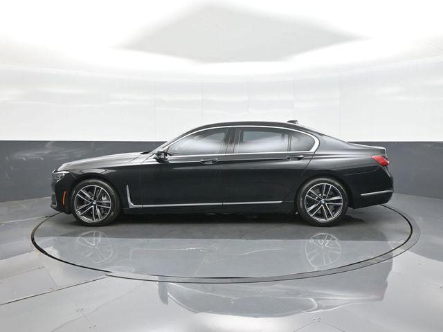 2022 BMW 750
