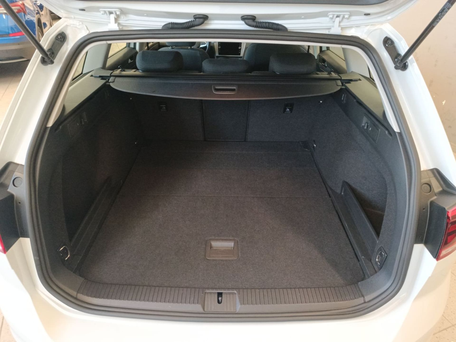 Volkswagen Passat Variant Basis-Modell