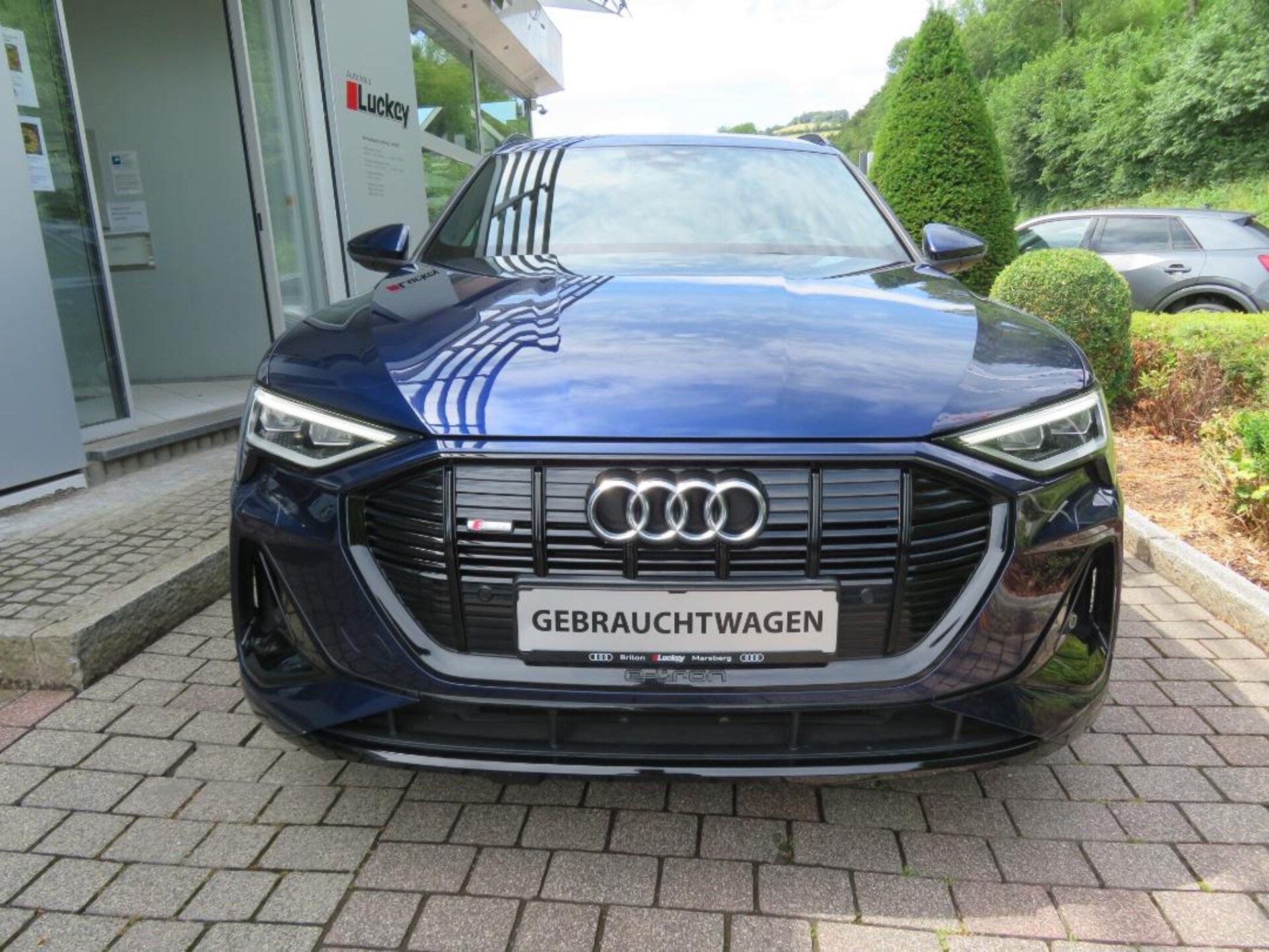 Audi e-tron S line